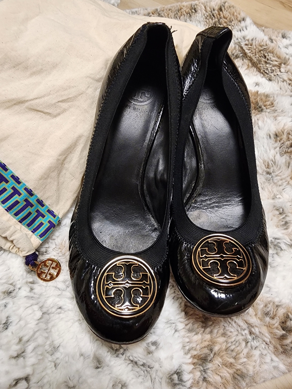 Tory Burch Black Patent Leather Logo Wedges Size 9.5